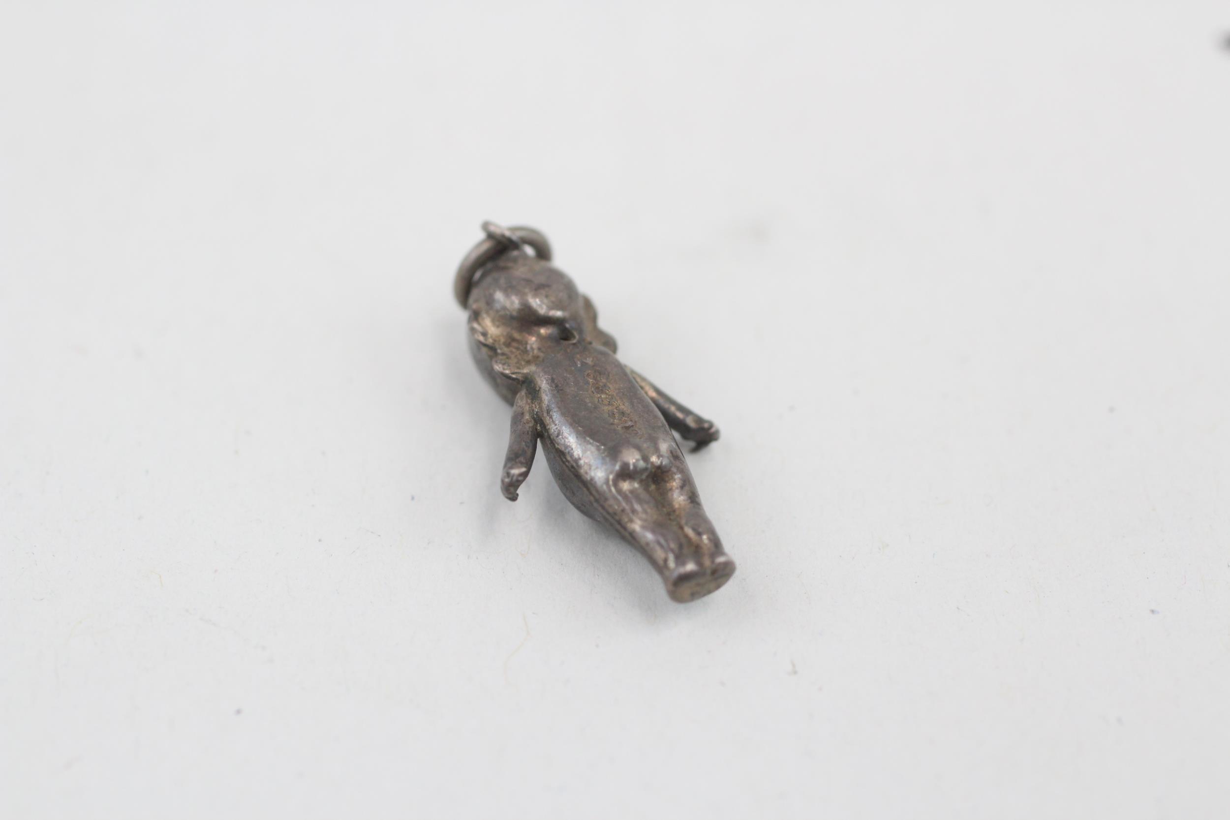 Silver antique fumsup charm (1g) - Image 5 of 6