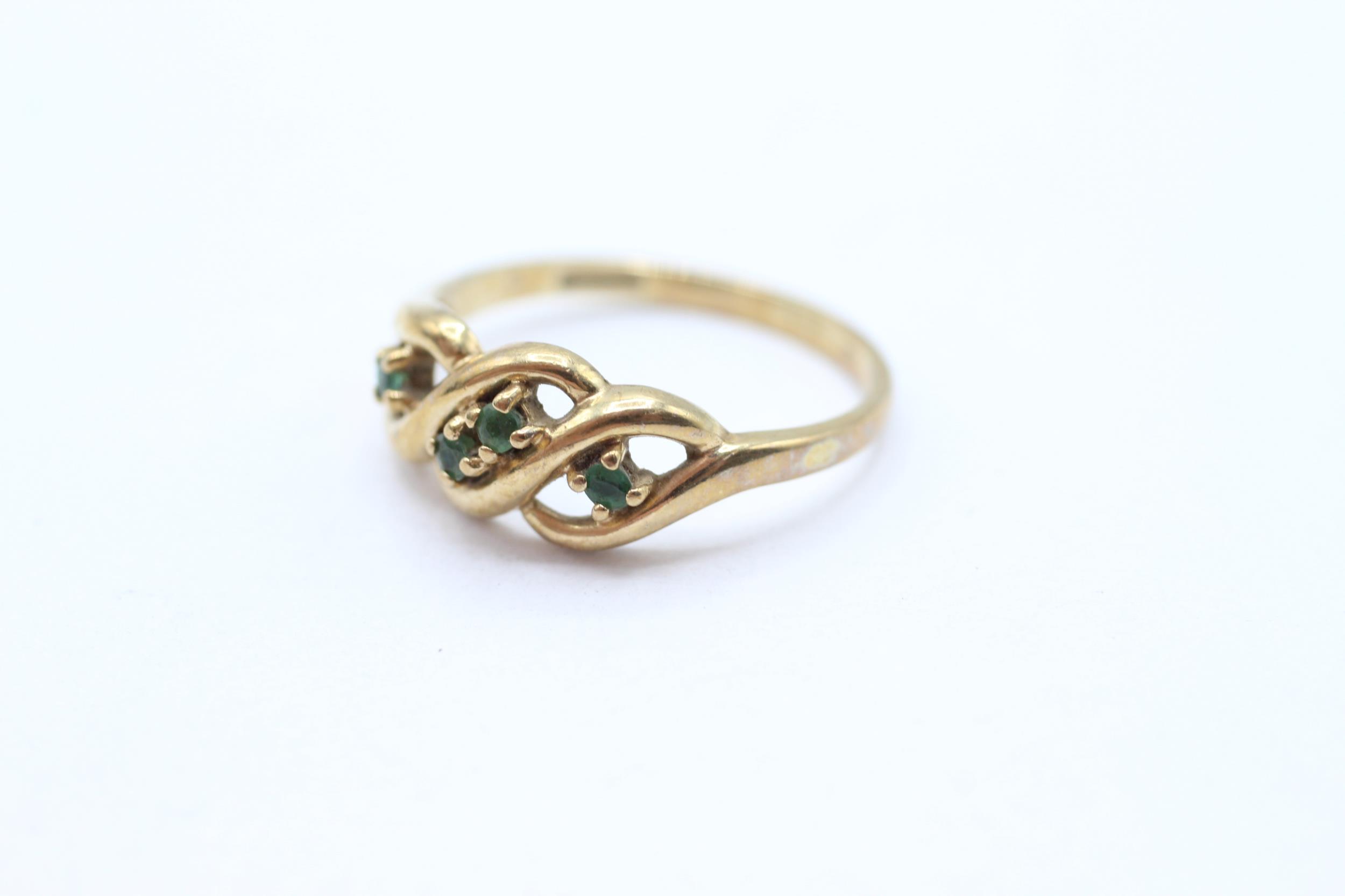 9ct gold emerald ring, claw set Size P 2 g - Image 3 of 4