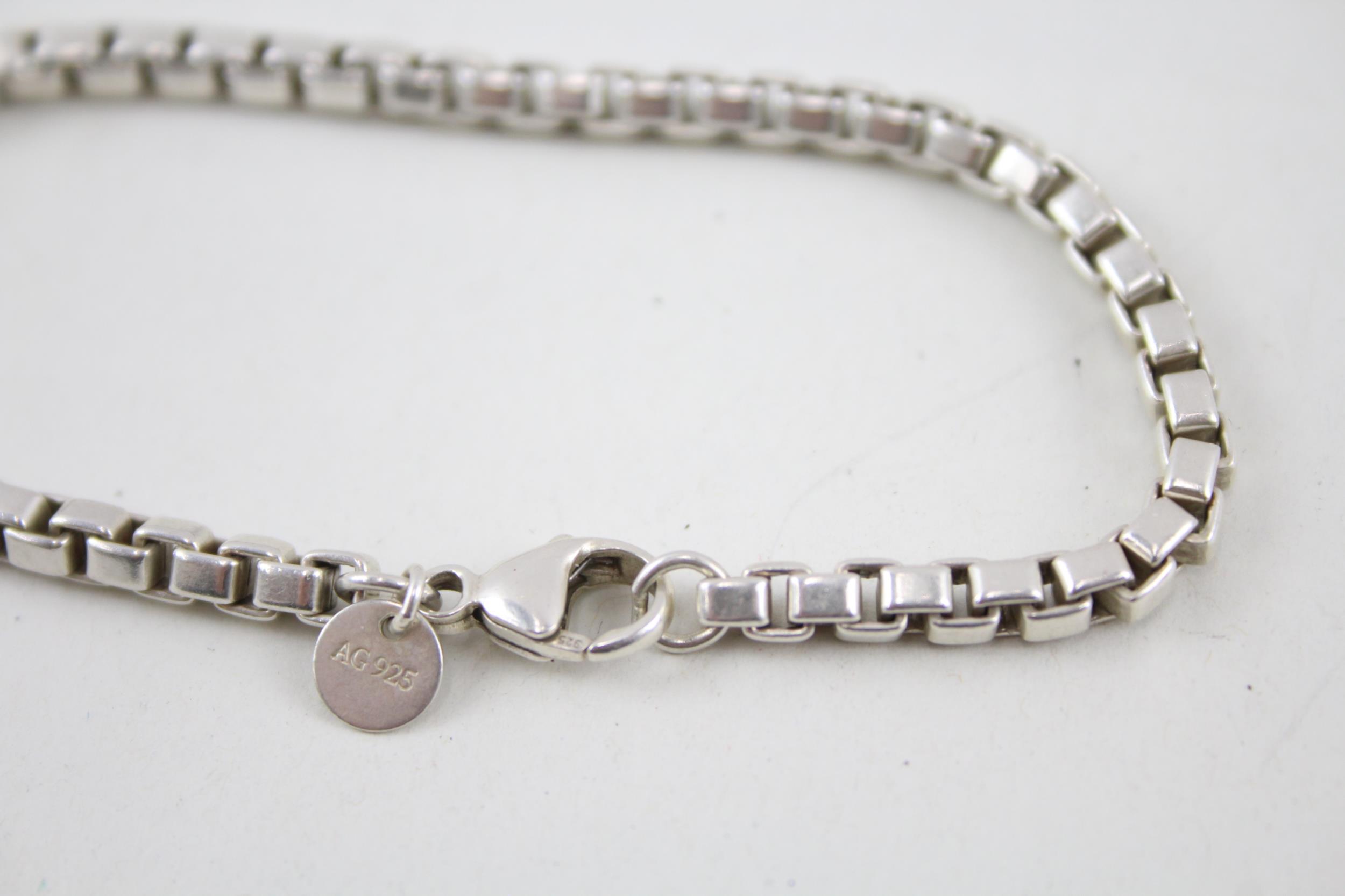Silver box link bracelet by designer Tiffany & Co (15g) - Image 3 of 5
