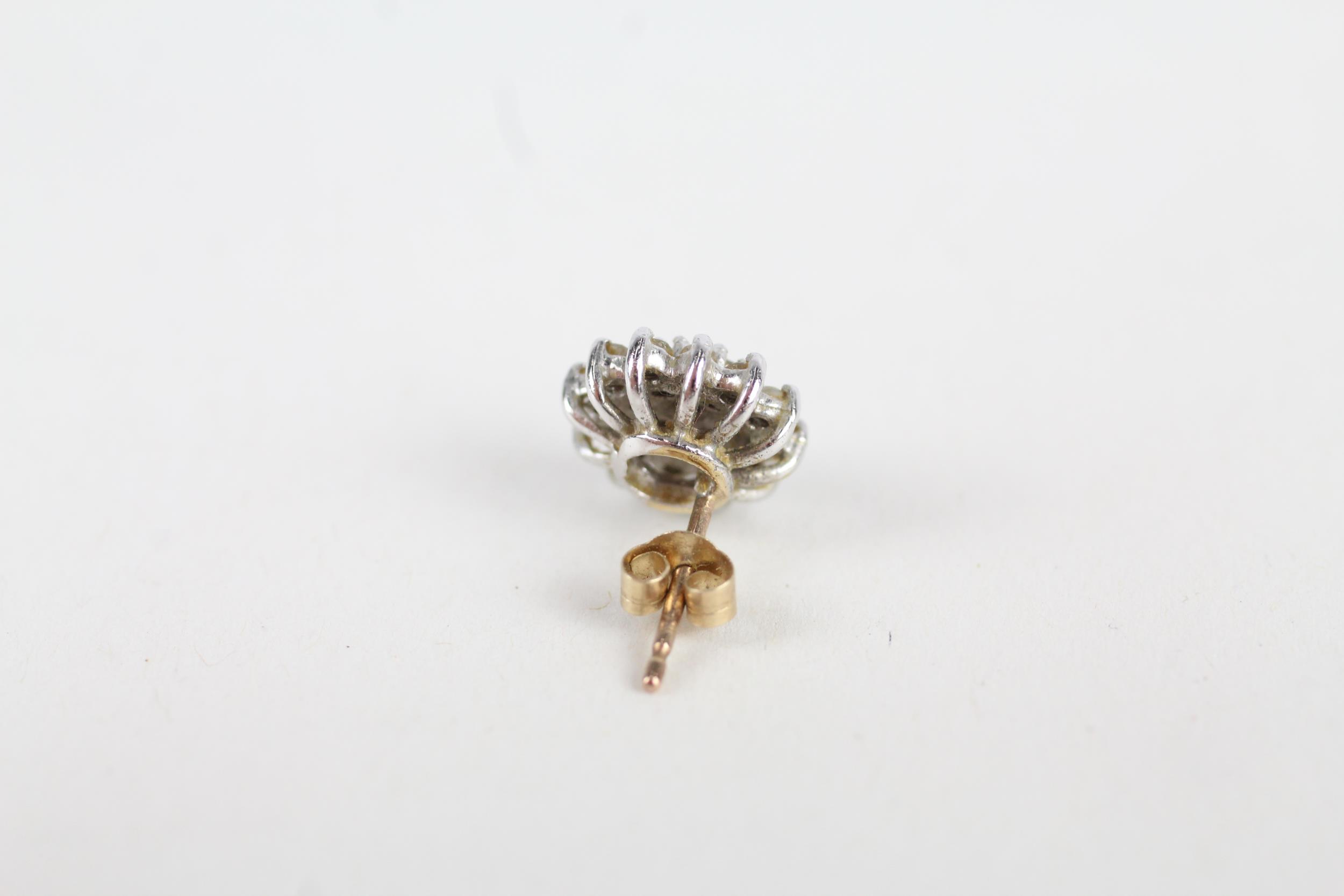 9ct gold diamond cluster stud earrings ( as seen) 2.3 g - Image 4 of 4