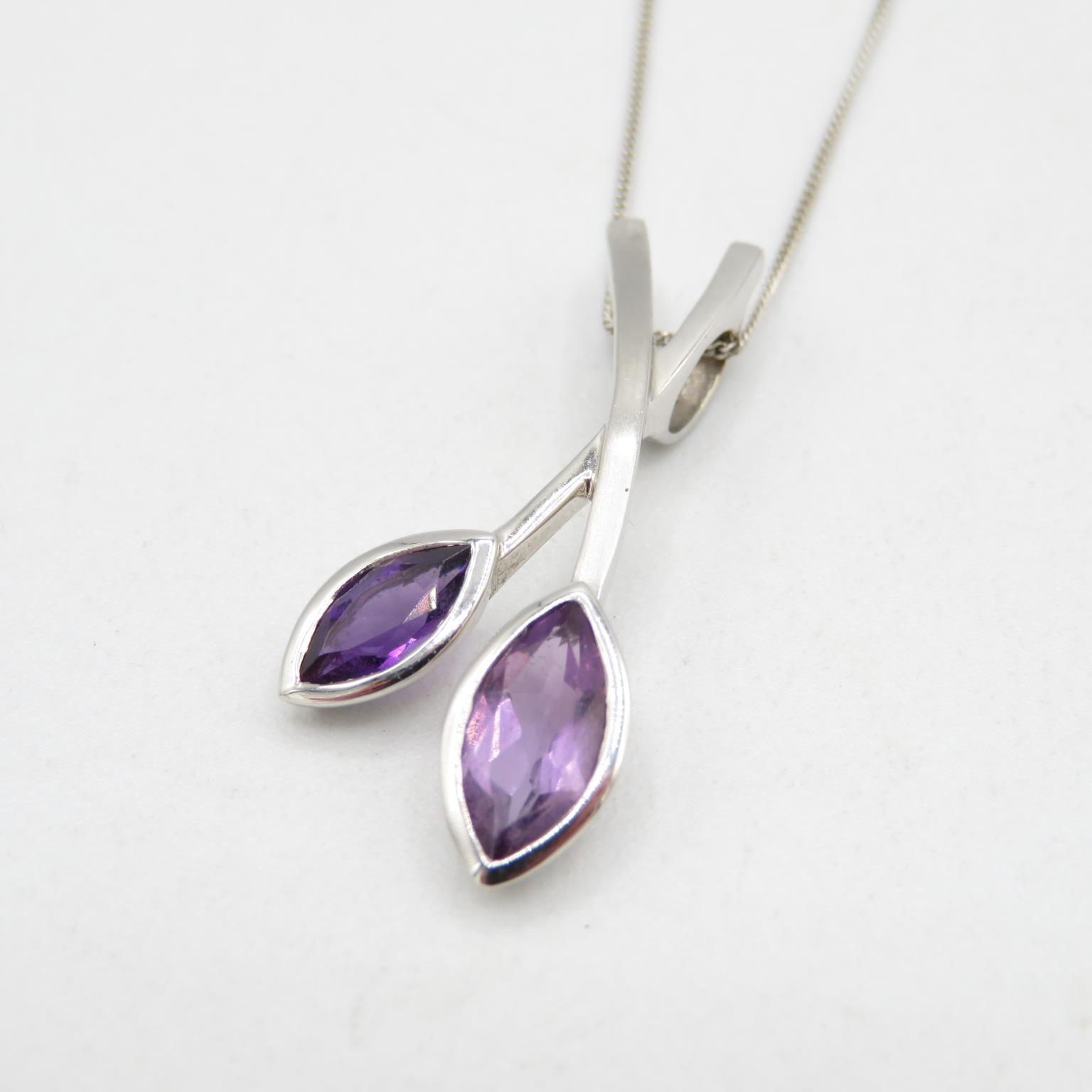 9ct white gold and amethyst pear drop pendant and chain - pendant measures 30mm long 3.6g - Bild 2 aus 5