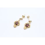 9ct gold garnet Etruscan style dangle earrings - 1.6 g