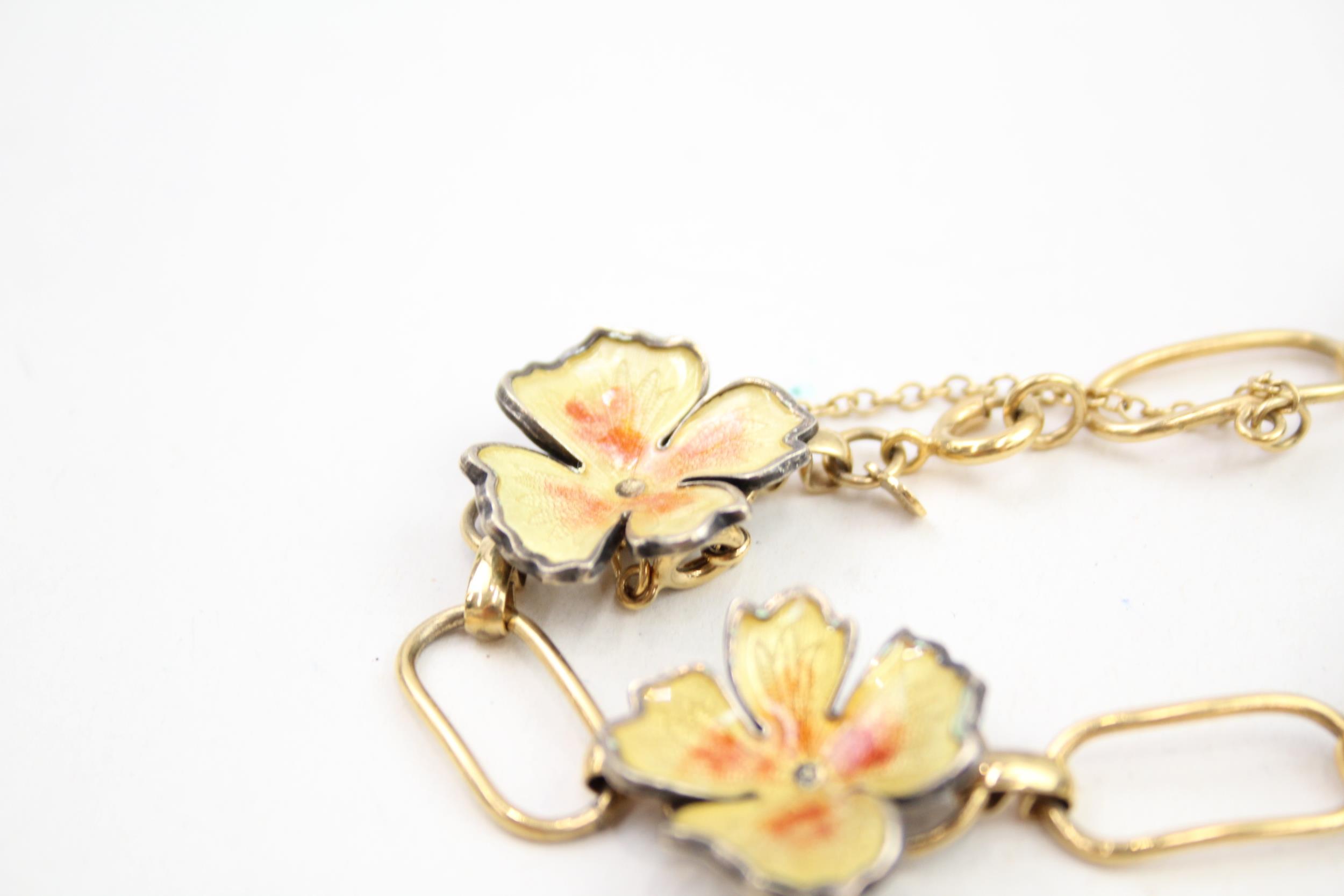 A mid century gold plated and silver enamel bracelet by Wells (18g) - Image 3 of 6