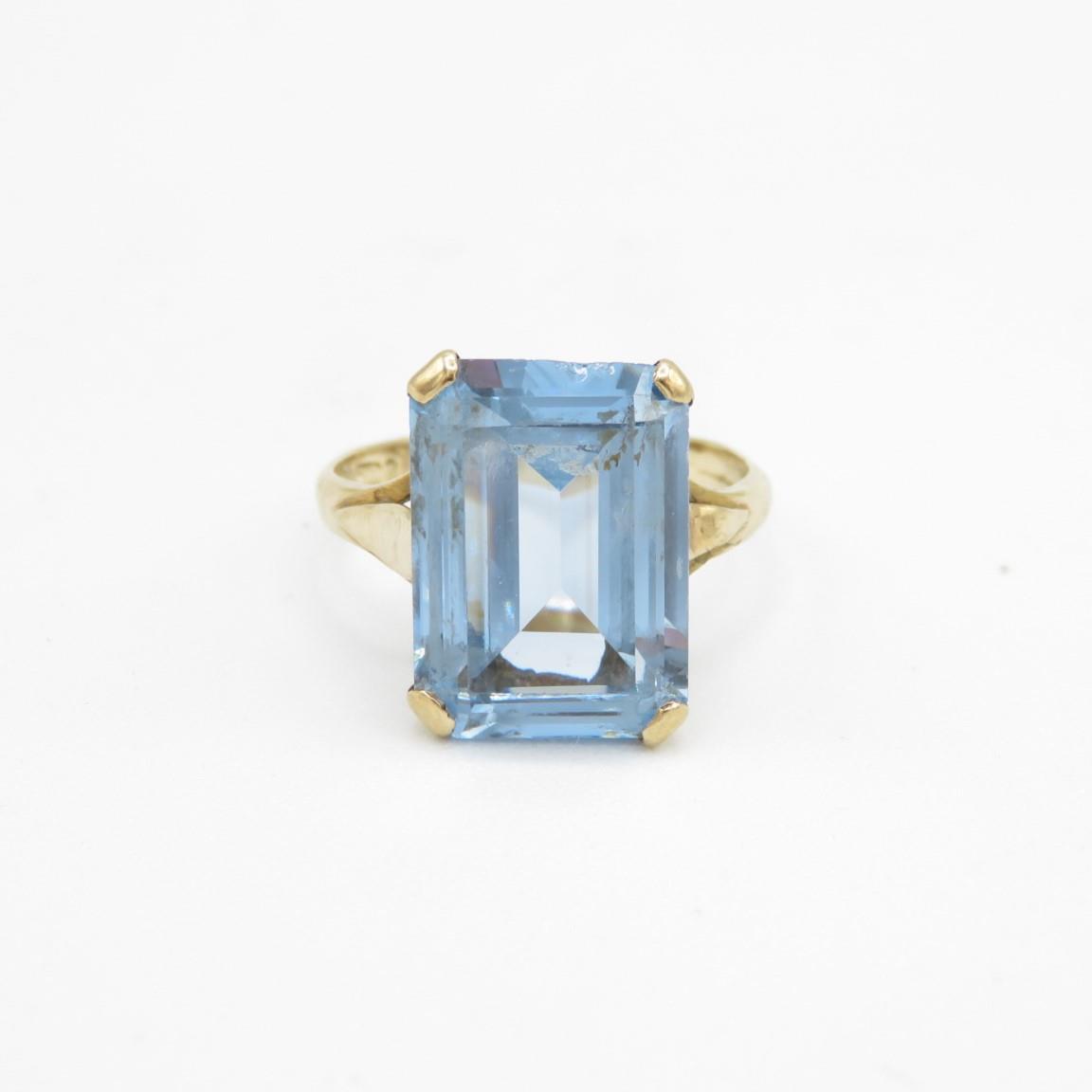 9ct gold emerald cut blue gemstone dress ring Size L 1/2 - 3.2 g