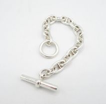 HM 925 Sterling Silver link bracelet (70g) measures 22cm when open including loop and bar