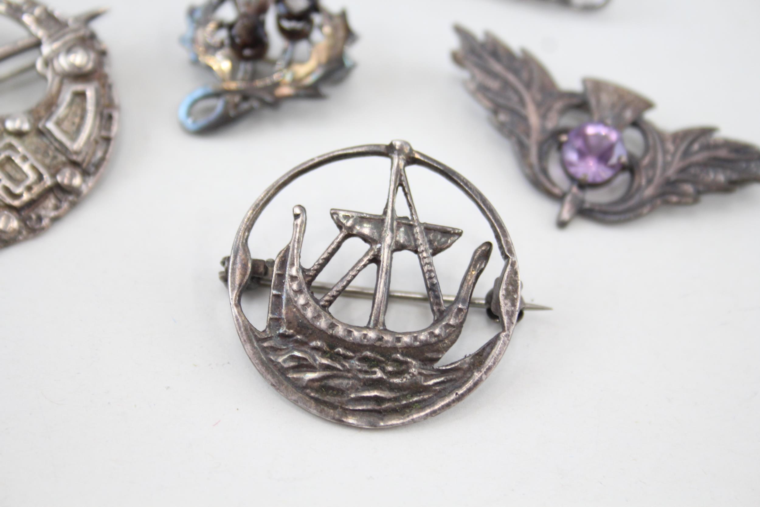 Five Scottish silver brooches (29g) - Image 4 of 5