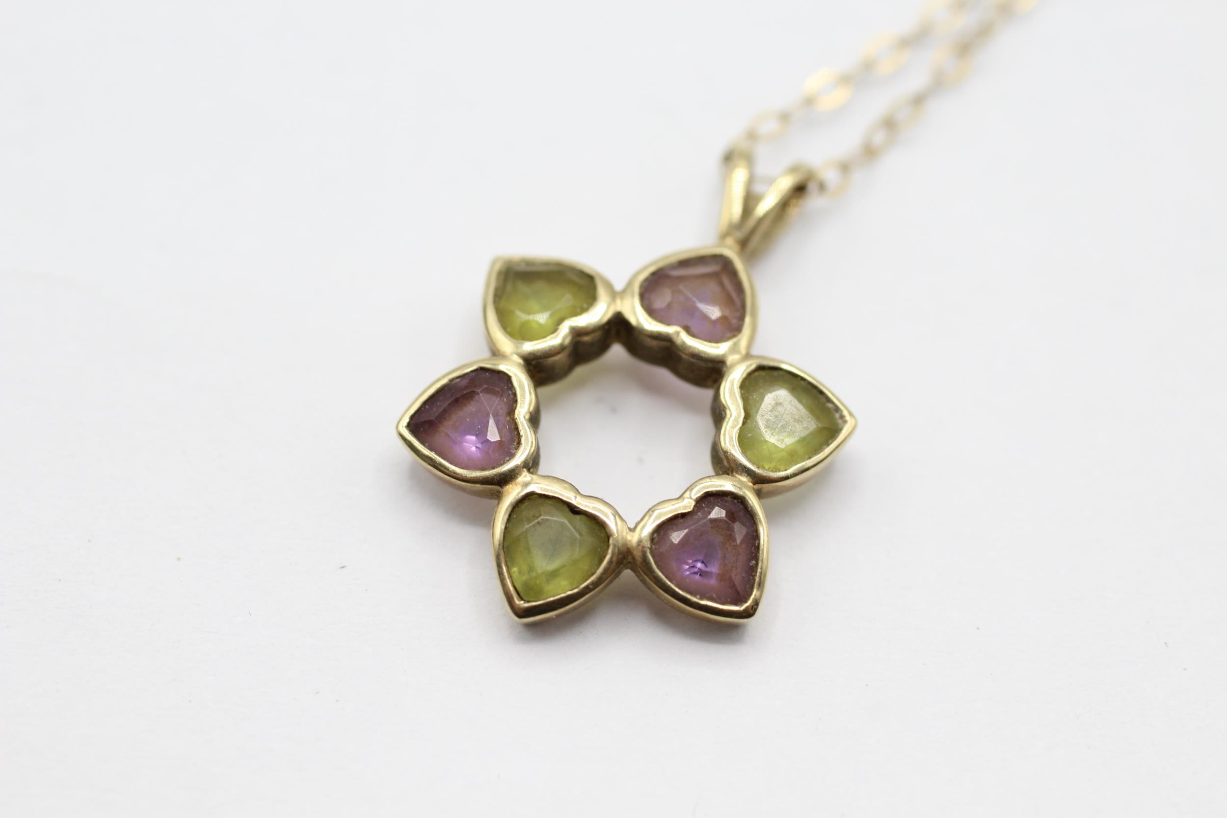 9ct gold heart-shaped peridot & amethyst floral cluster pendant - 2.1 g - Image 2 of 4