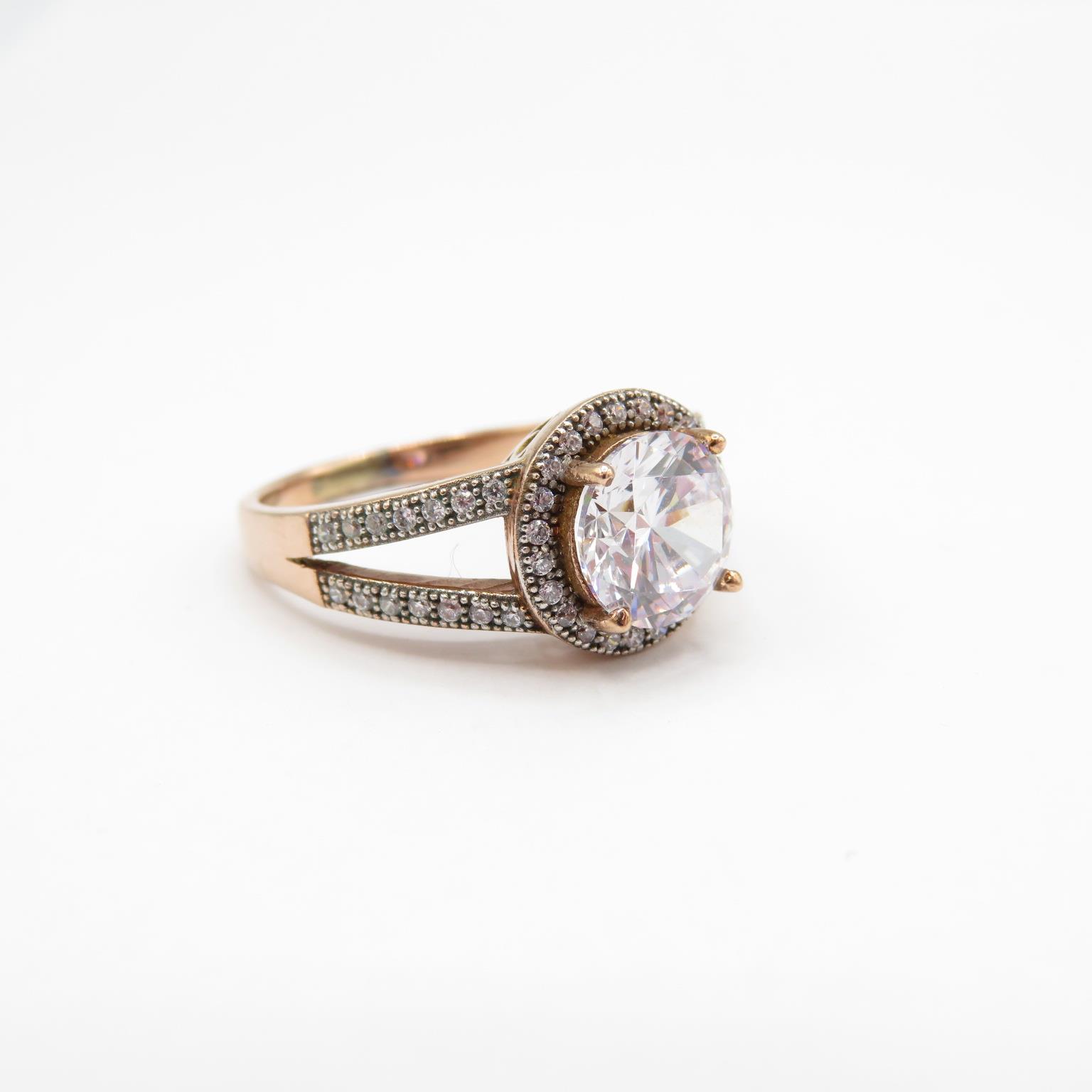 HM 9ct rose gold dress ring with white CZ centre stone and white stone accents (4.1g) Size P - Bild 3 aus 5