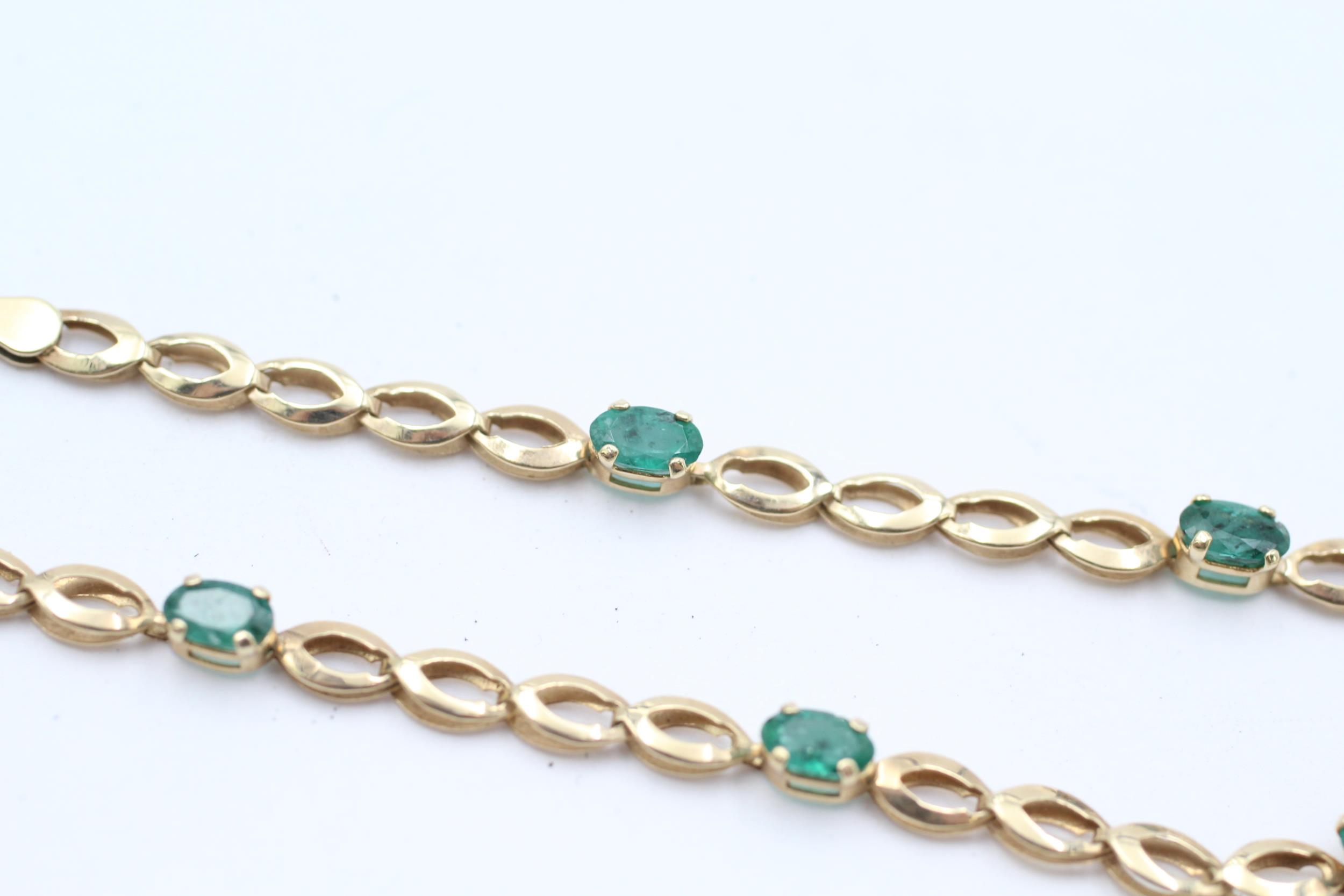 10ct gold emerald bracelet - 2.2 g - Image 2 of 5