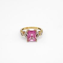 9ct gold enhanced pink topaz & white gemstone dress ring (2.9g) Size N