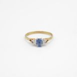 9ct gold oval cut sapphire & diamond three stone ring, claw set (1.3g) Size L