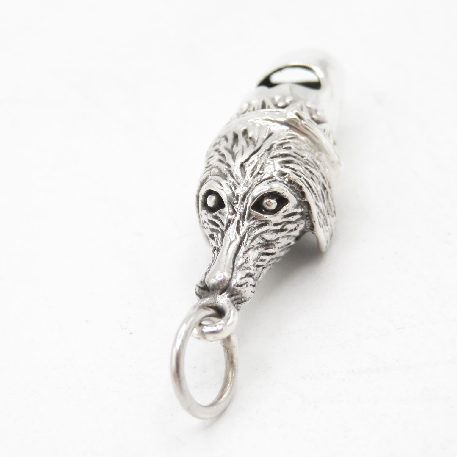 HM 925 Sterling Silver dog whistle with fob ring and detailed dog head design fully working (11. - Image 2 of 5