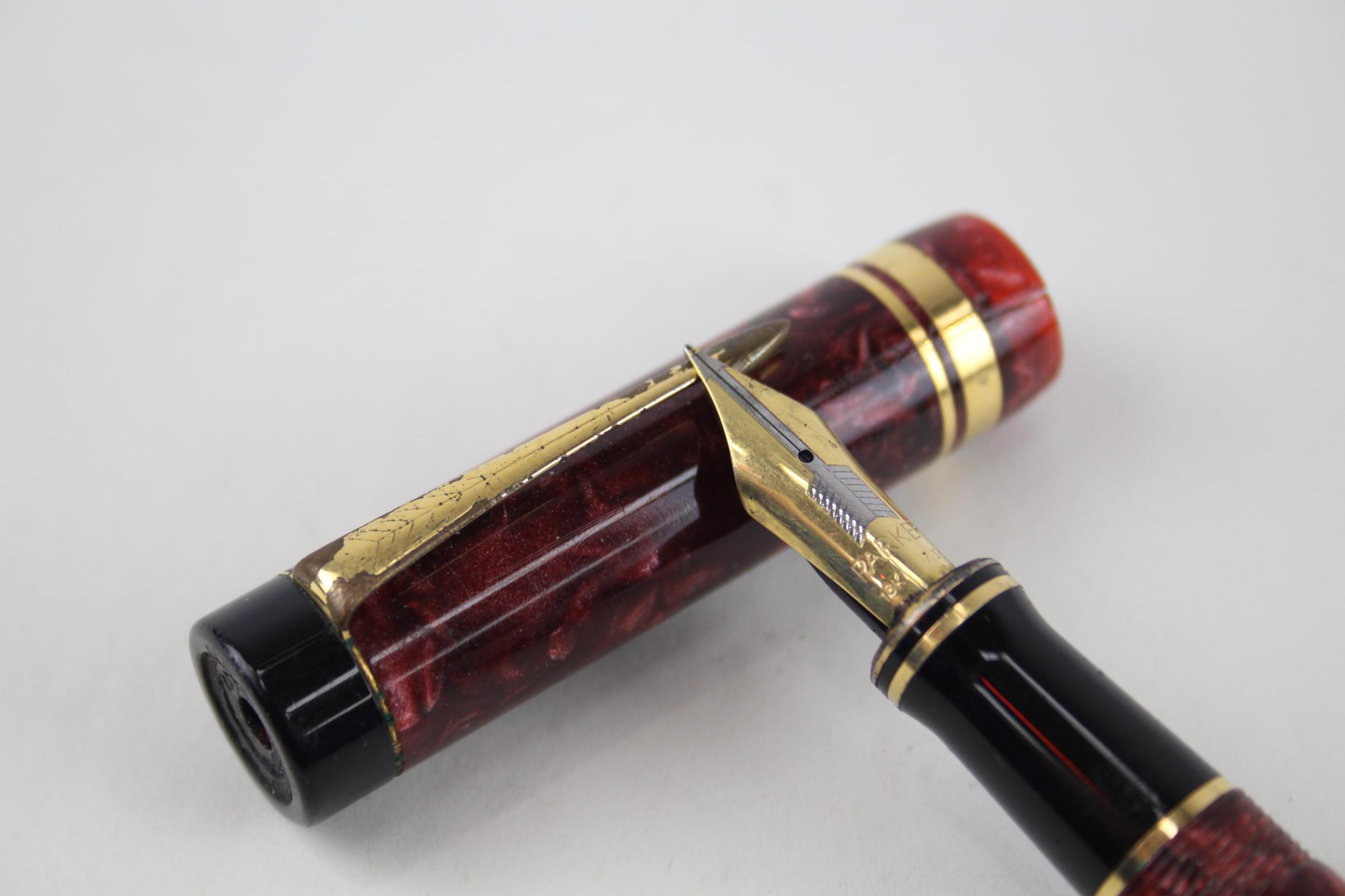 PARKER Duofold Special Burgundy Lacquer Fountain Pen w/ 18ct Gold Nib WRITING - Dip Tested & WRITING - Image 2 of 4