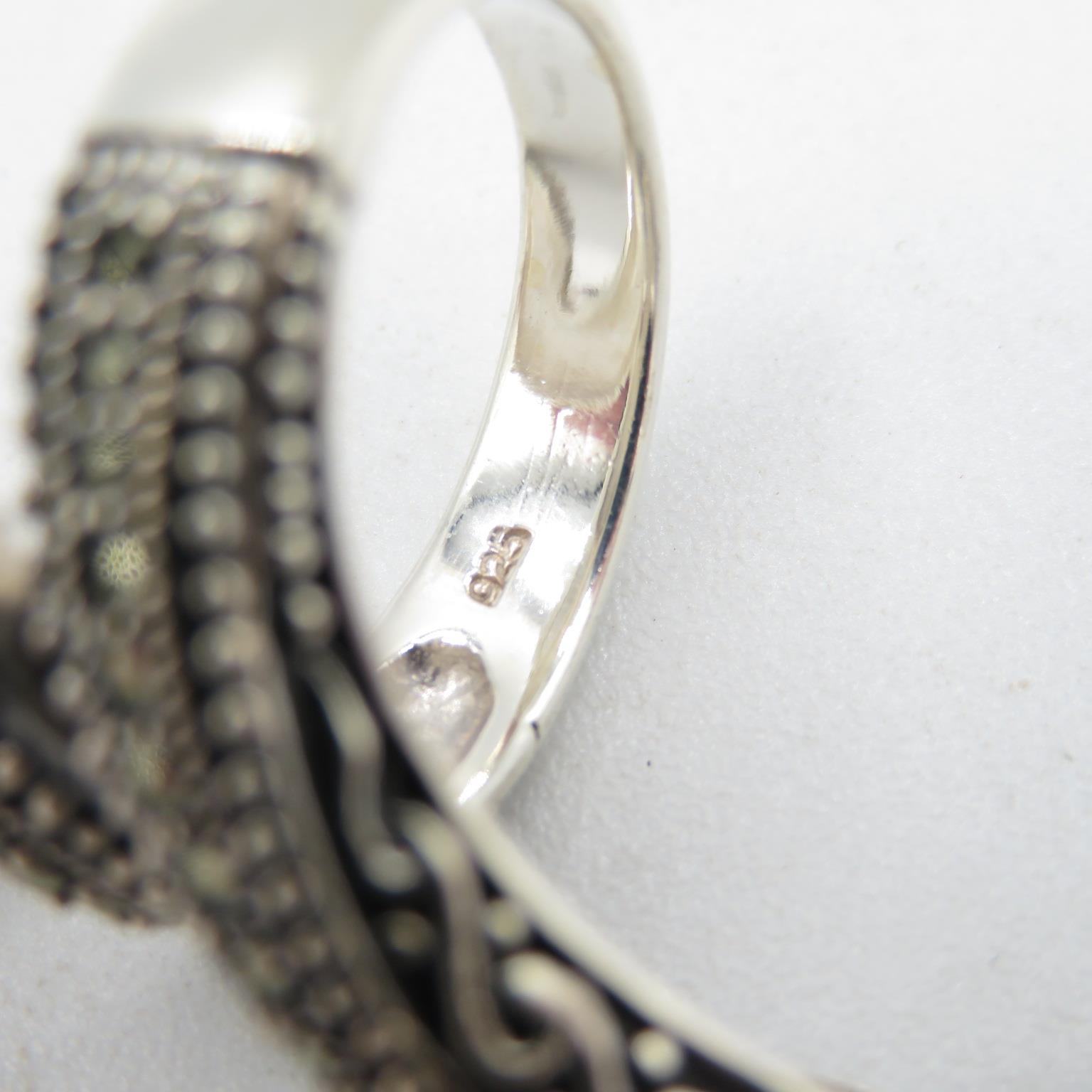 HM Sterling Silver 925 long snake ring with red stone eyes and curled tail (10.7g) In excellent - Image 6 of 6