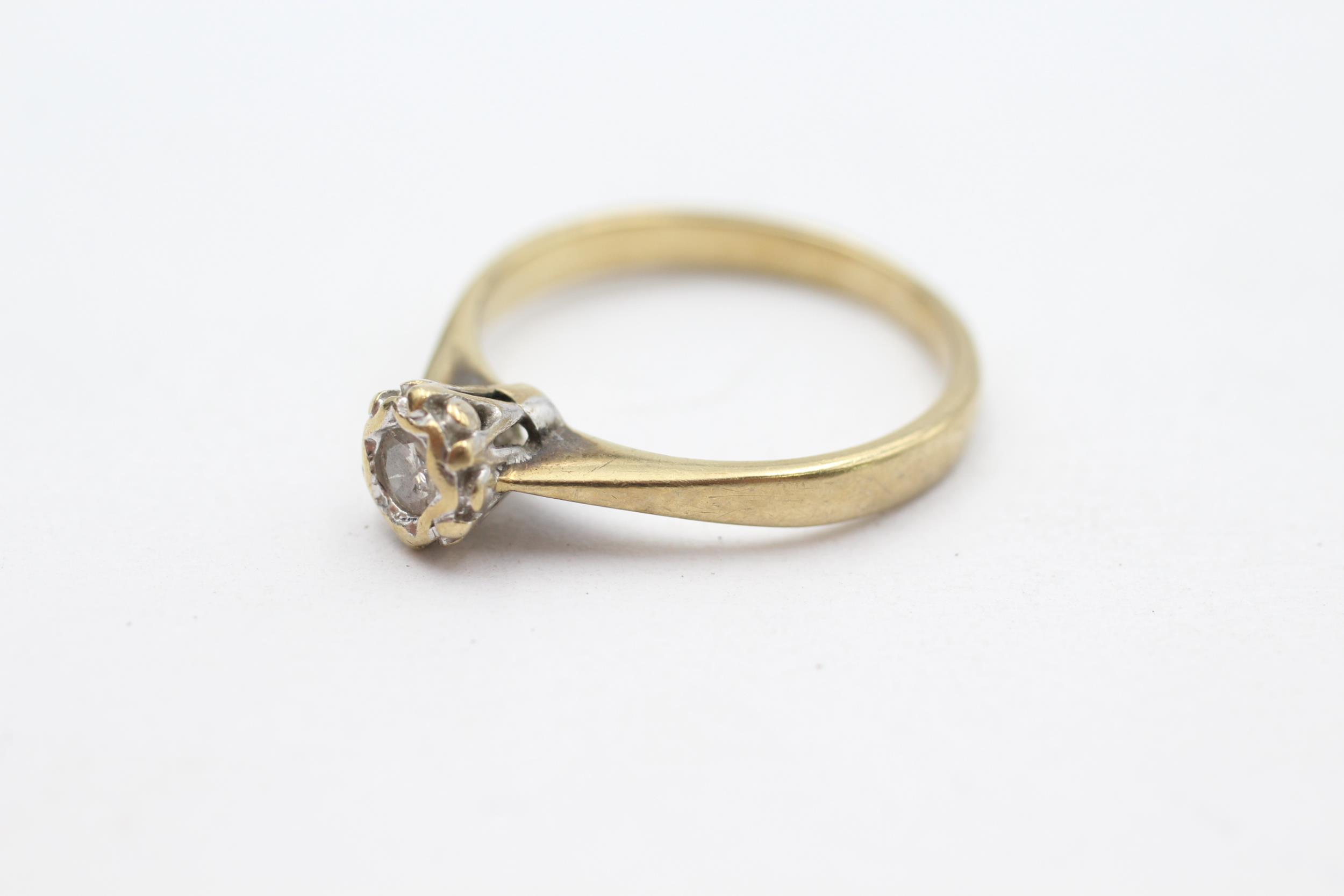 9ct gold diamond solitaire ring Size N - 2.3 g - Image 3 of 4