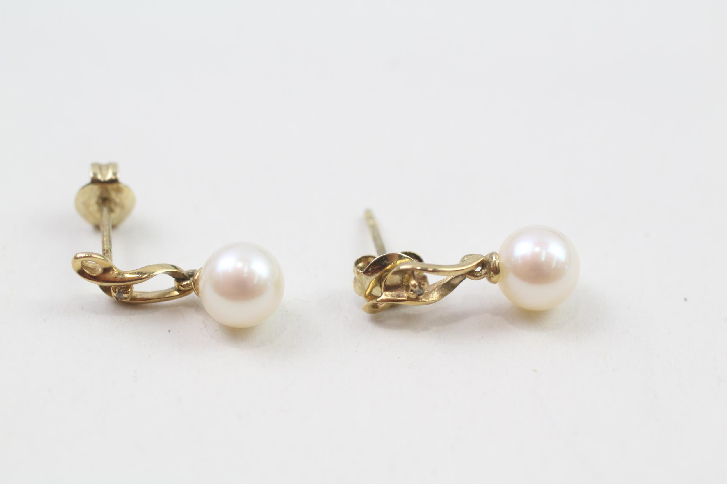 9ct gold cultured pearl & diamond drop earrings with scroll backs (1.3g)