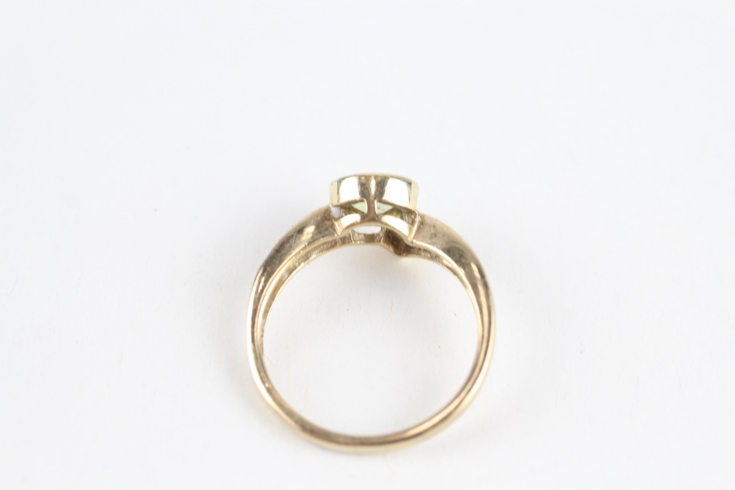 9ct gold green & white gemstone dress ring Size N 1/2 - 2.8 g - Image 4 of 4