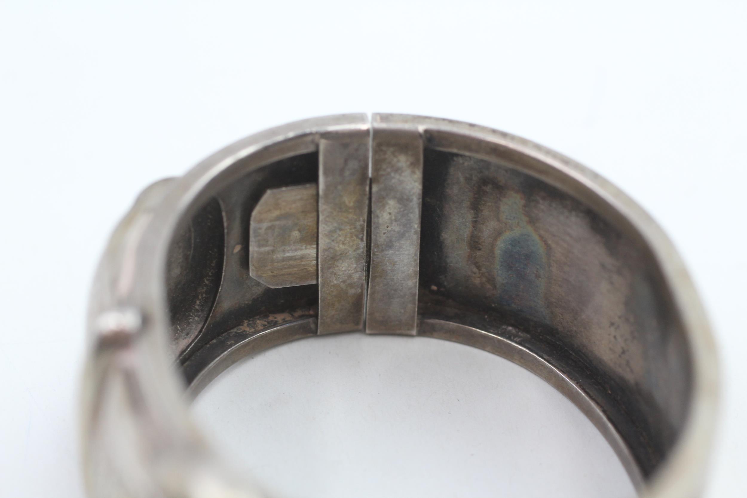 Antique Victorian 900 silver buckle bangle (36g) - Image 5 of 5