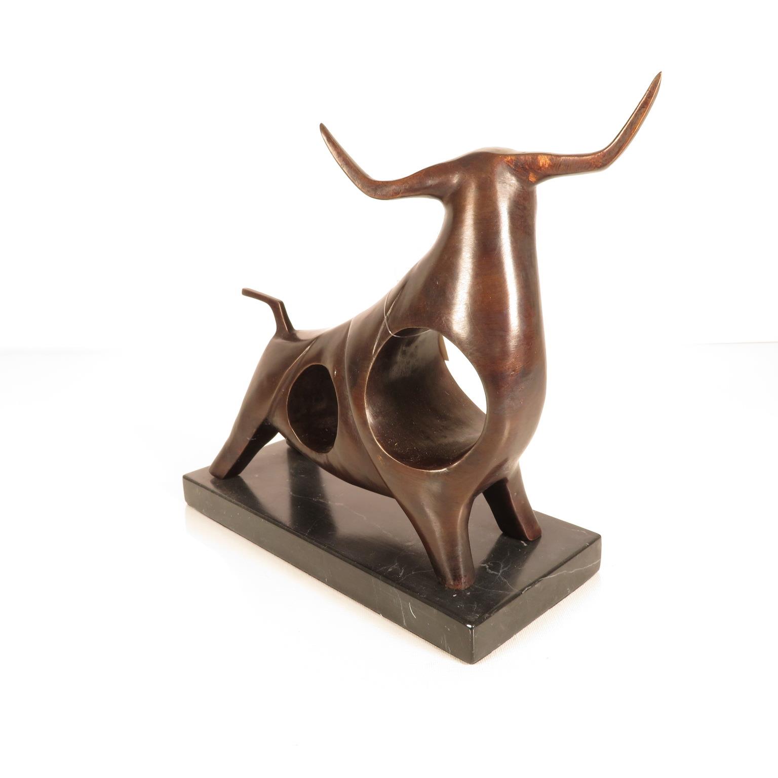 Cold cast bronze Dali Bull - 9 inches long x 9 inch high - Image 3 of 6