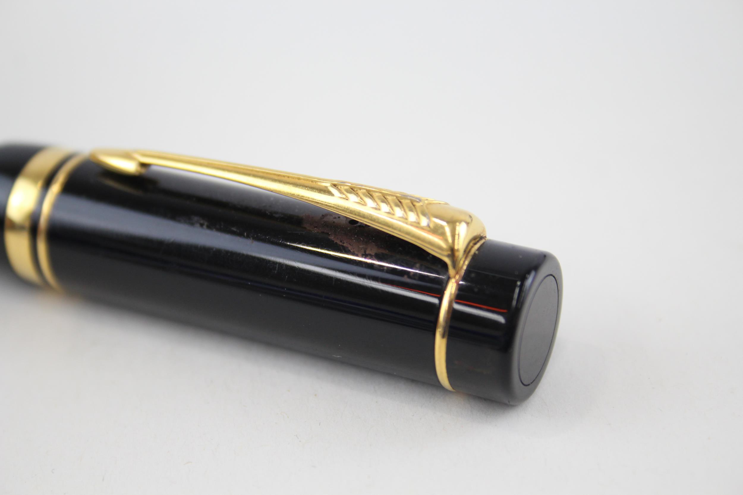 PARKER Duofold Special Black Lacquer Fountain Pen w/ 18ct Gold Nib WRITING - Dip Tested & WRITING In - Image 5 of 5