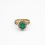 9ct gold vintage chrysoprase & diamond cluster ring, claw set (3g) Size N