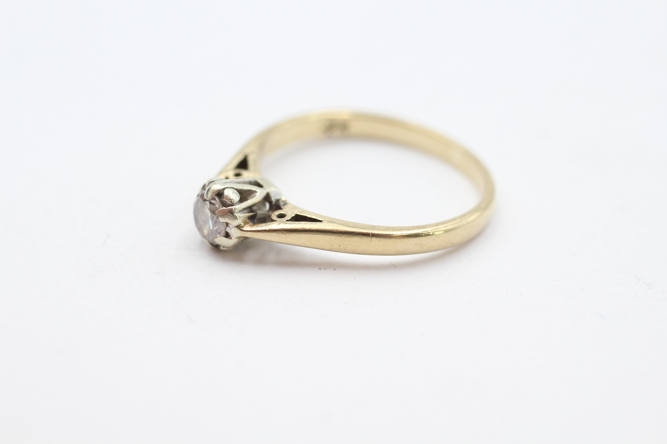 9ct gold round brilliant diamond single stone ring Size M - 2 g - Image 3 of 4