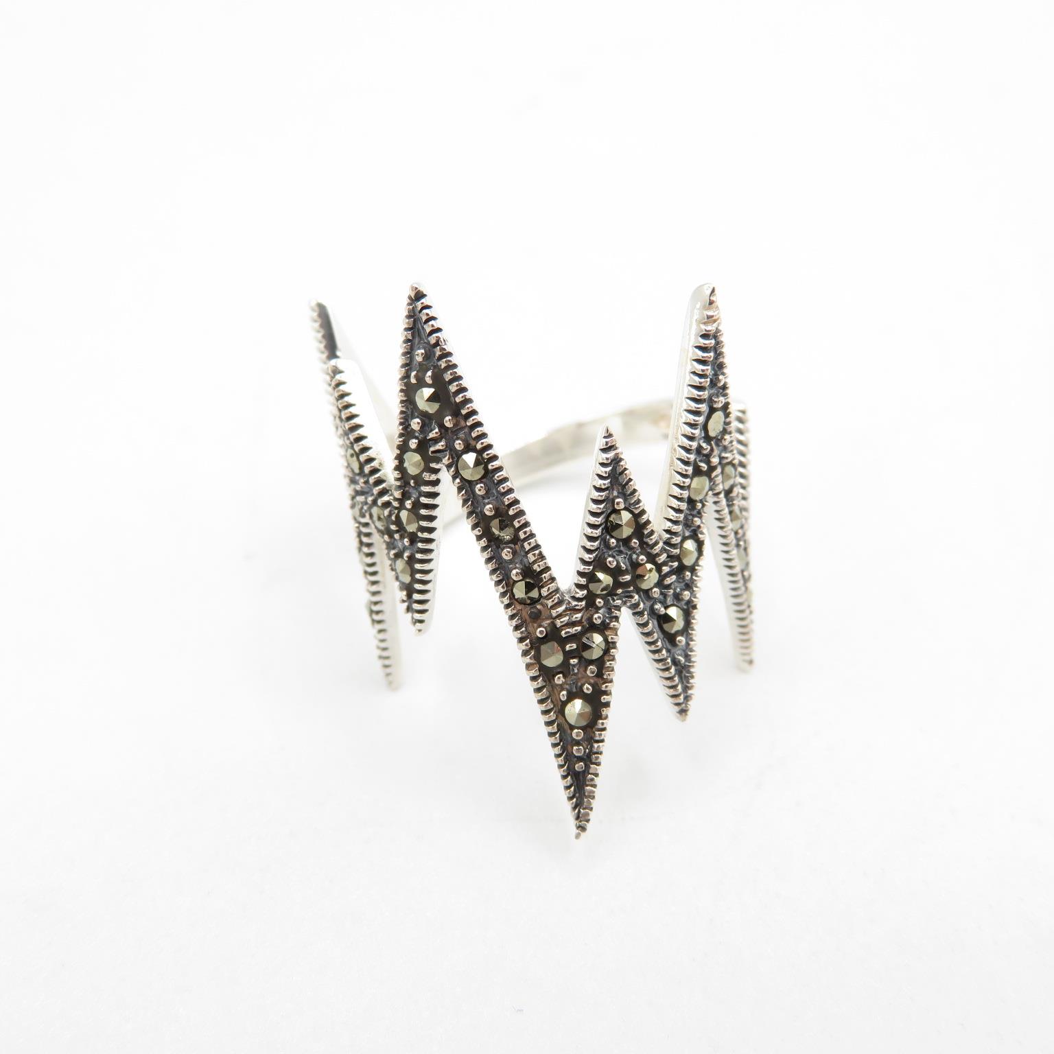 HM 925 Sterling Silver Zig Zag ring (5.1g) In excellent condition