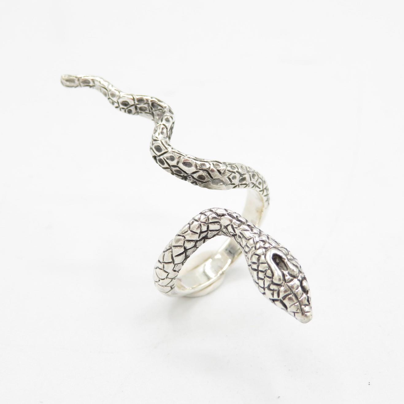HM Sterling Silver 925 snake ring (7.6g) In excellent condition