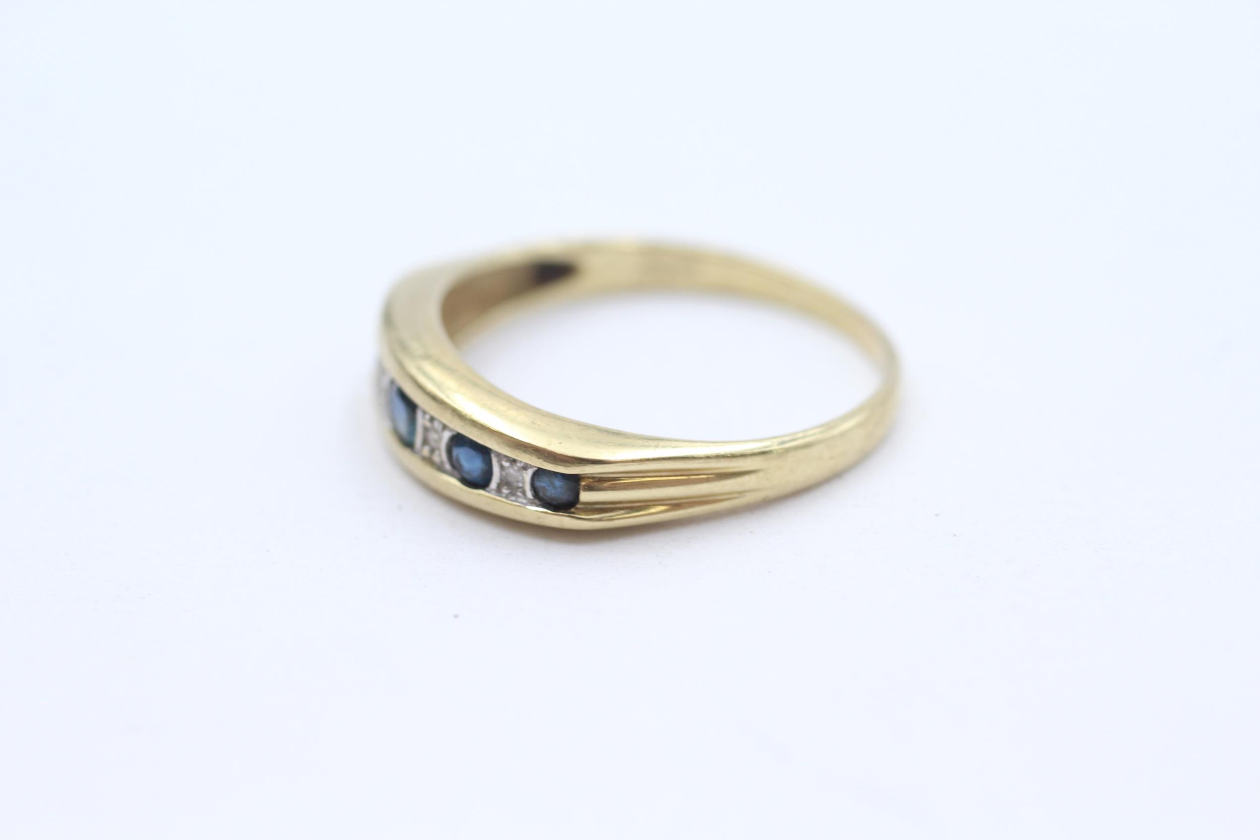 9ct gold sapphire & diamond half eternity ring Size O 1/2 - 2.2 g - Image 3 of 4
