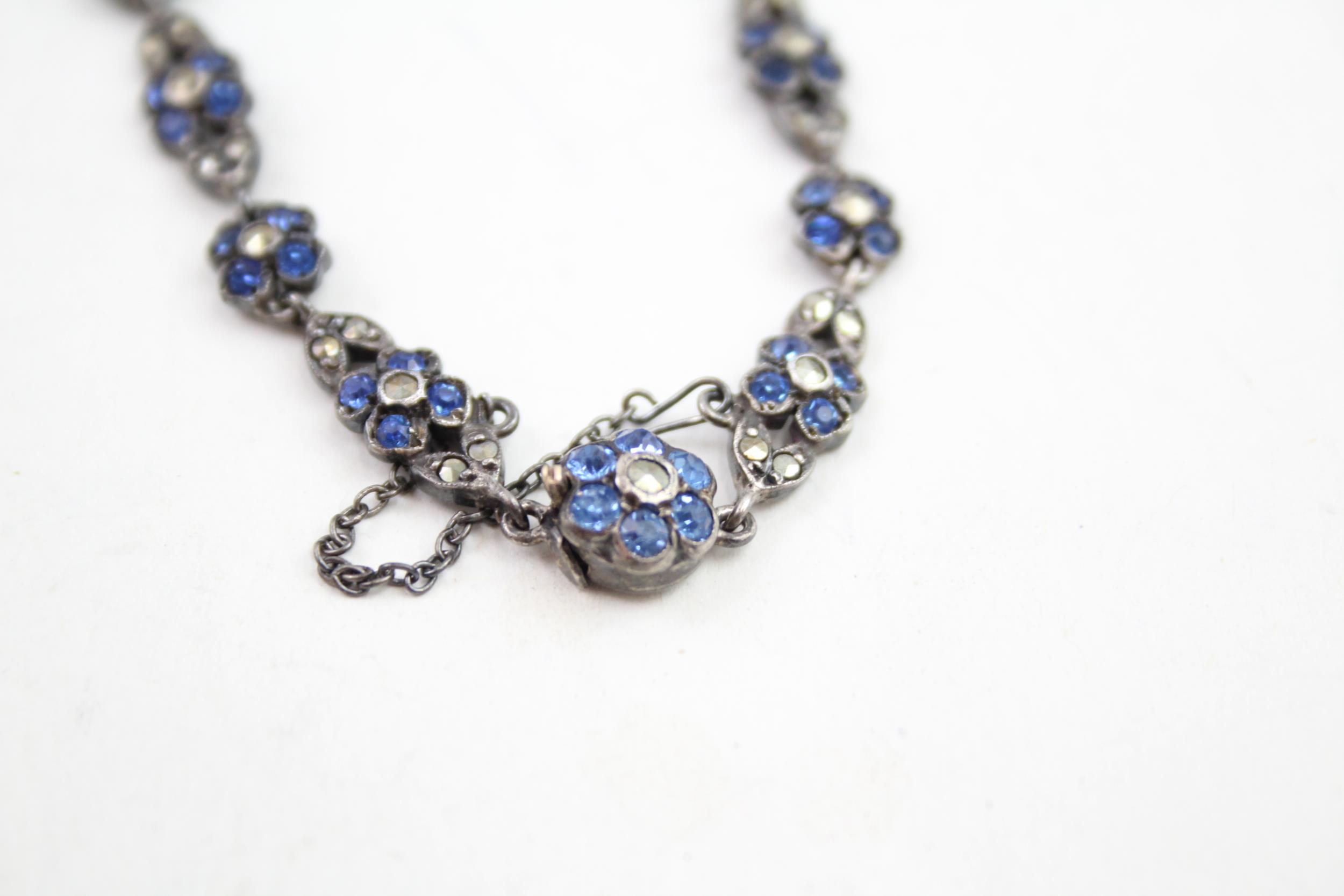 An early 20th century silver marcasite and paste floral necklace (clasp has 9ct tongue) (23g) - Image 6 of 6