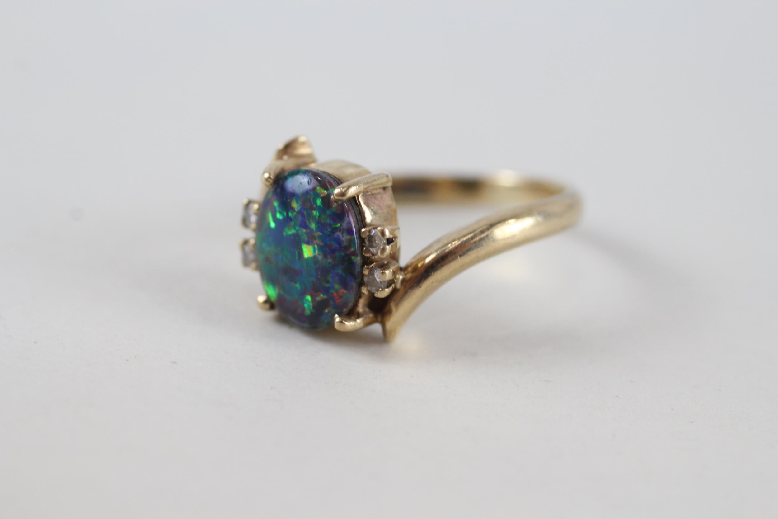 9ct gold vintage opal triplet & diamond dress ring, claw set (3.6g) Size M - Image 3 of 4