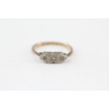 9ct gold and .950 platinum topped vintage diamond set ring Size J - 1.7 g
