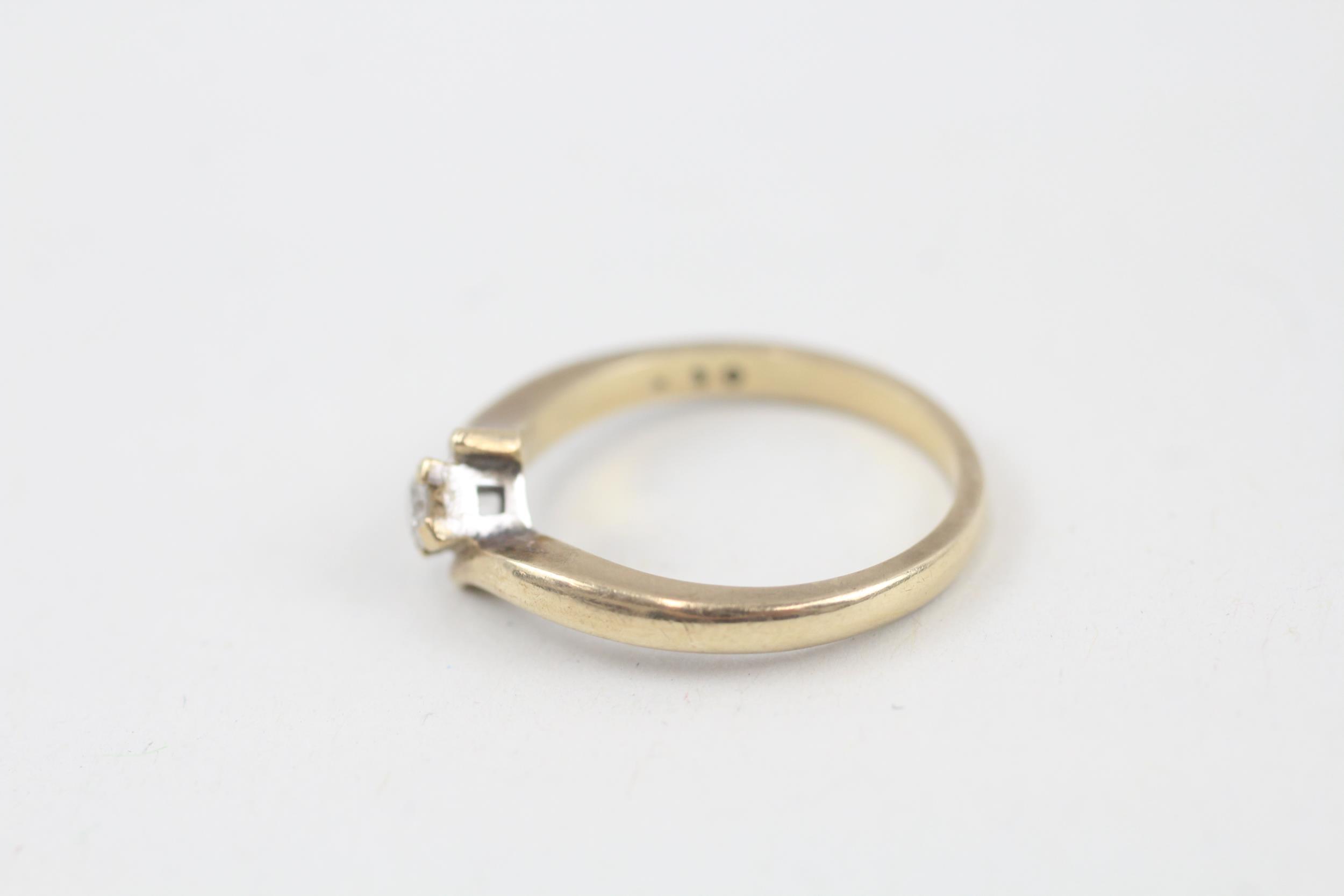 9ct gold circular cut diamond single stone ring Size M - 2.6 g - Image 3 of 7
