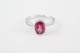9ct gold oval cut pink tourmaline & diamond ring (2.8g) Size N