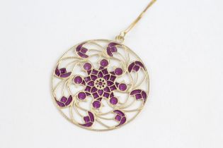 9ct gold purple stained glass pendant necklace - 2.8 g