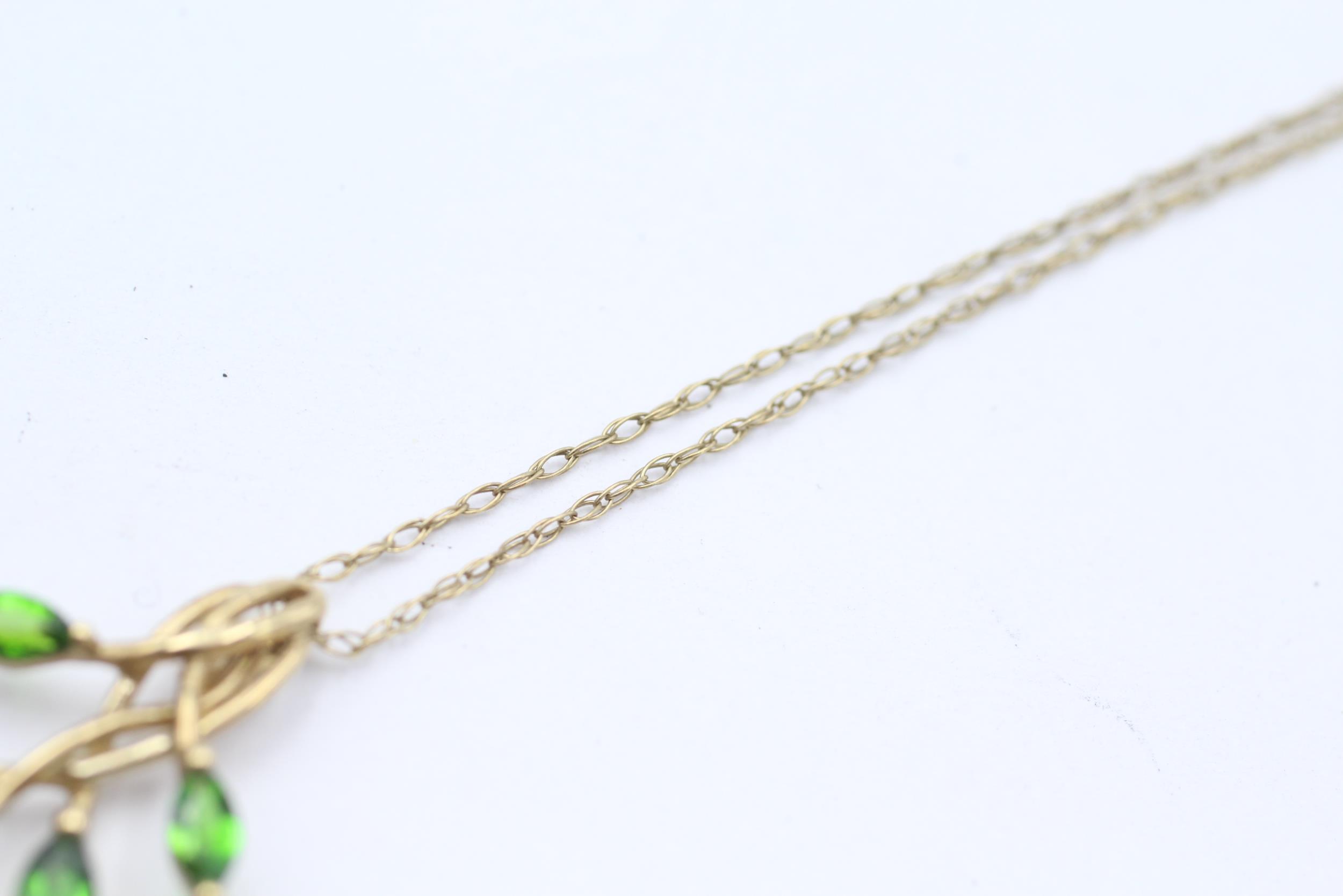 9ct gold diopside necklace - 2.2 g - Image 3 of 4
