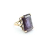 9ct gold emerald cut purple gemstone dress ring Size N - 11 g