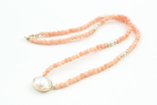 9ct gold coral, cultured & mabe pearl necklace (7g)