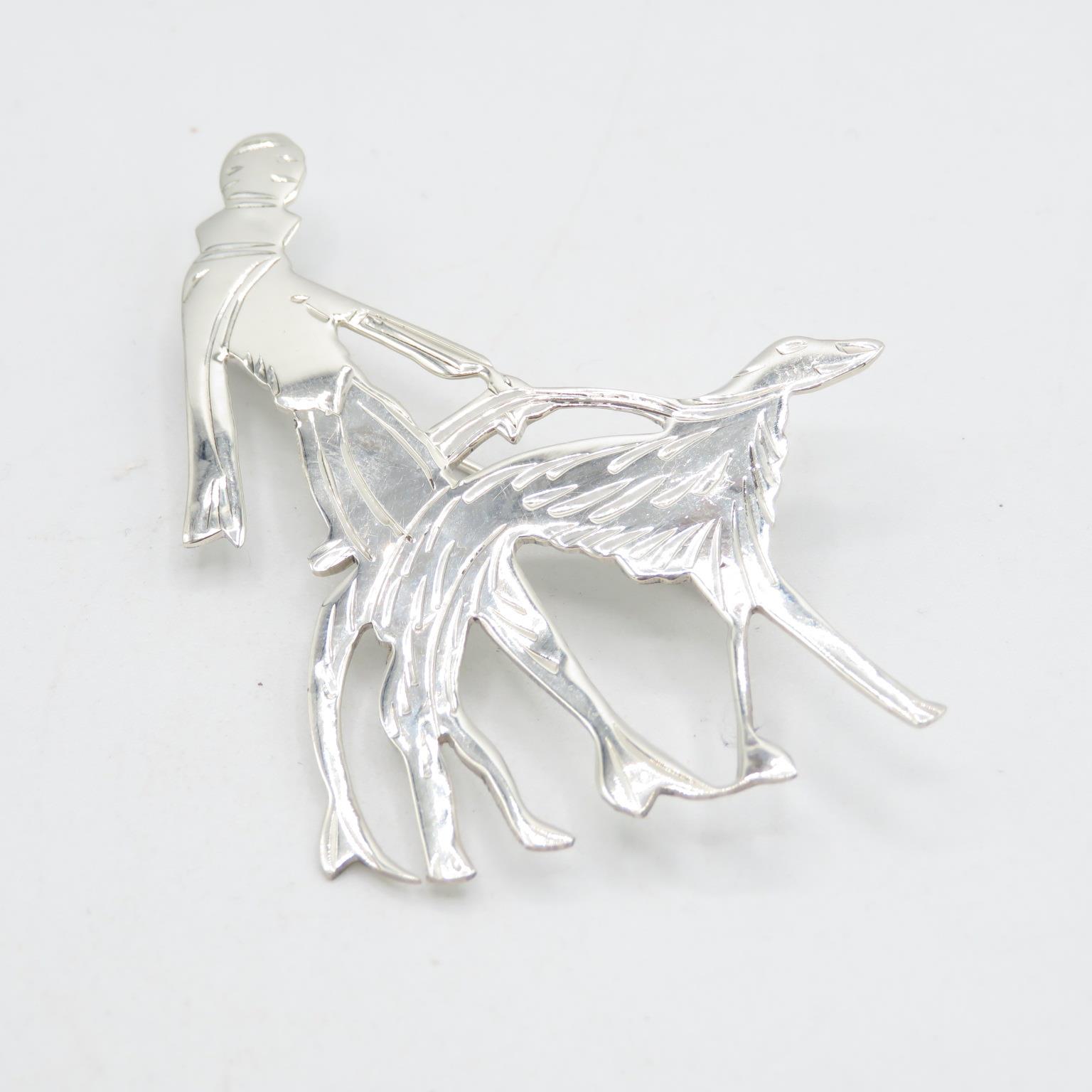 925 HM Sterling Silver Art Deco style brooch with lady and saluki dog with tight fitting pin (10g) - Image 4 of 4