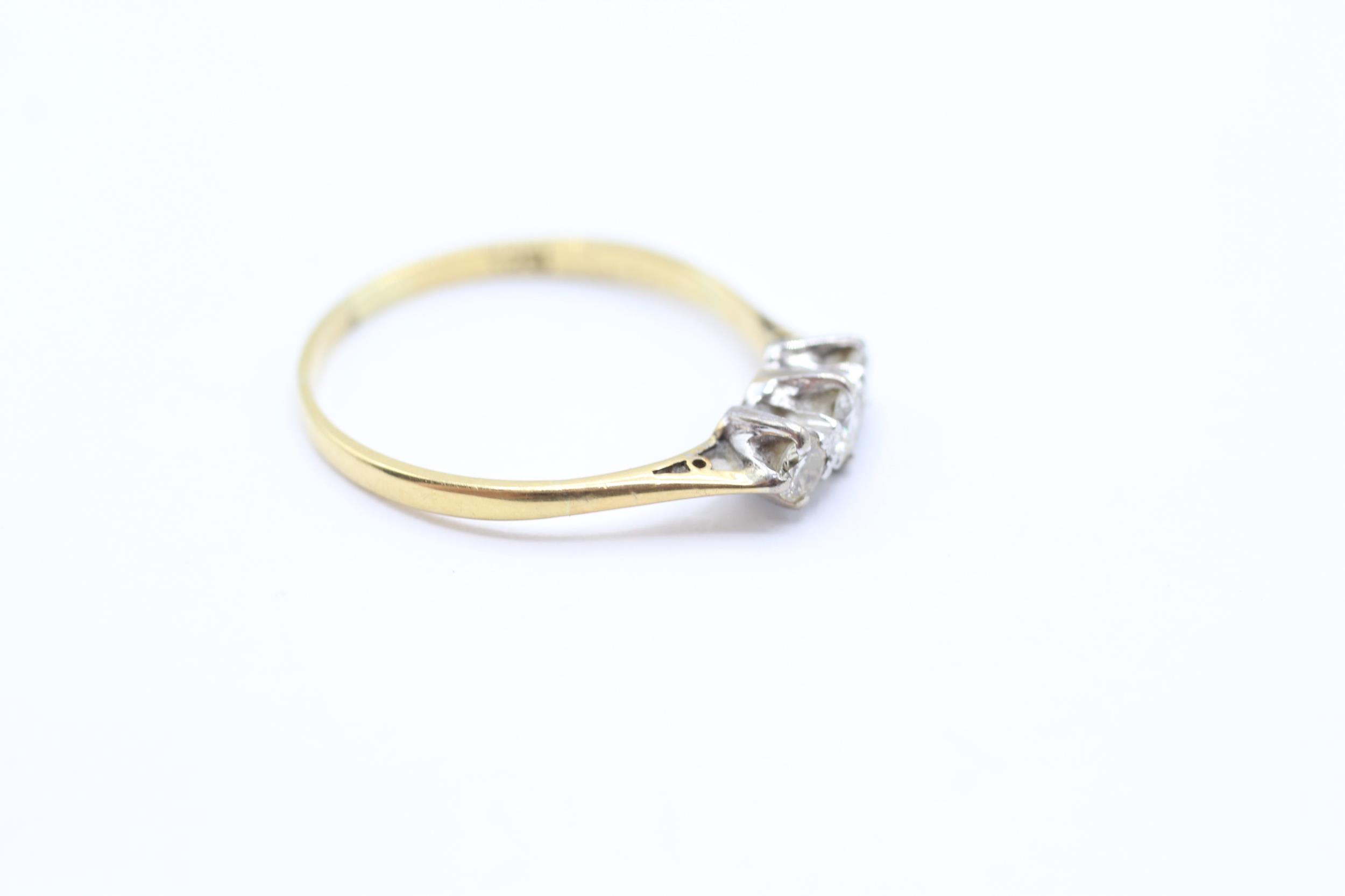18ct gold diamond trilogy ring Size Q - 1.8 g - Bild 2 aus 4