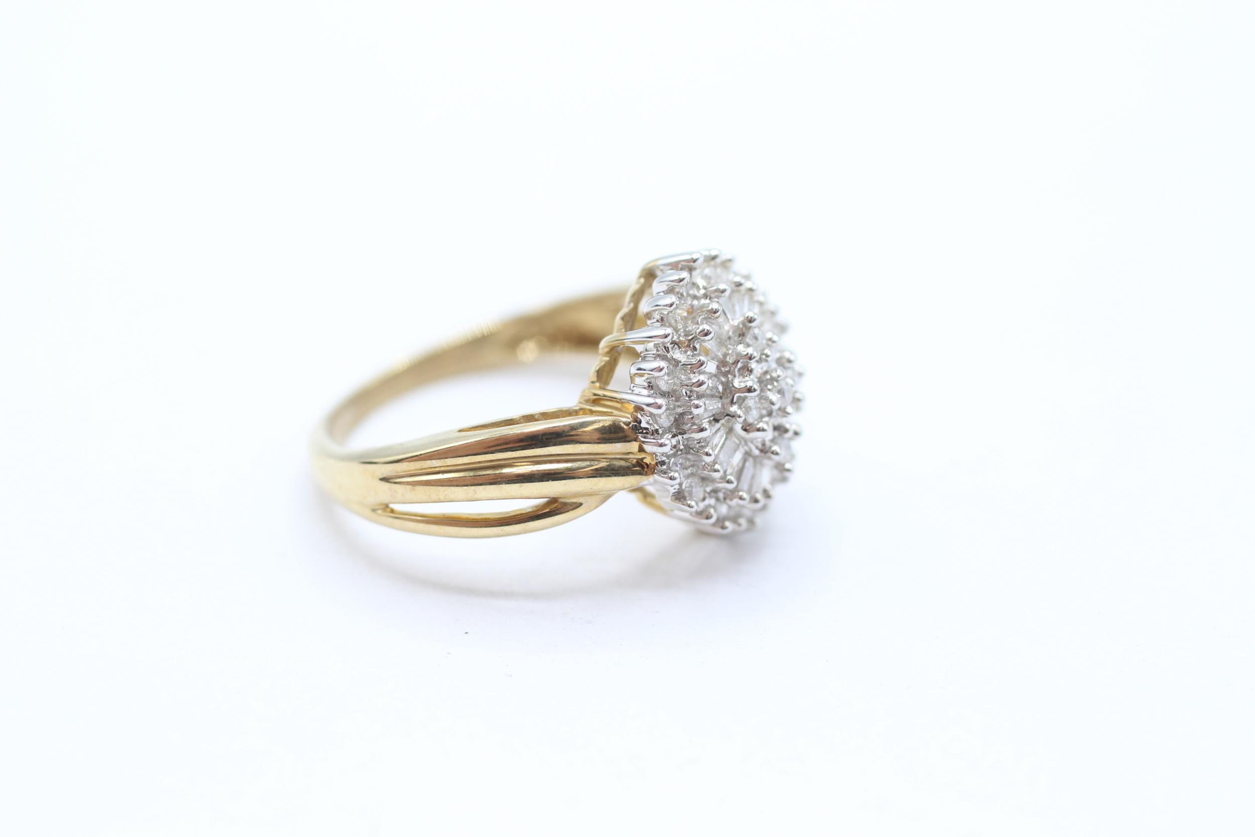 9ct gold vari-cut diamond cluster ring Size N - 3.9 g - Image 2 of 4