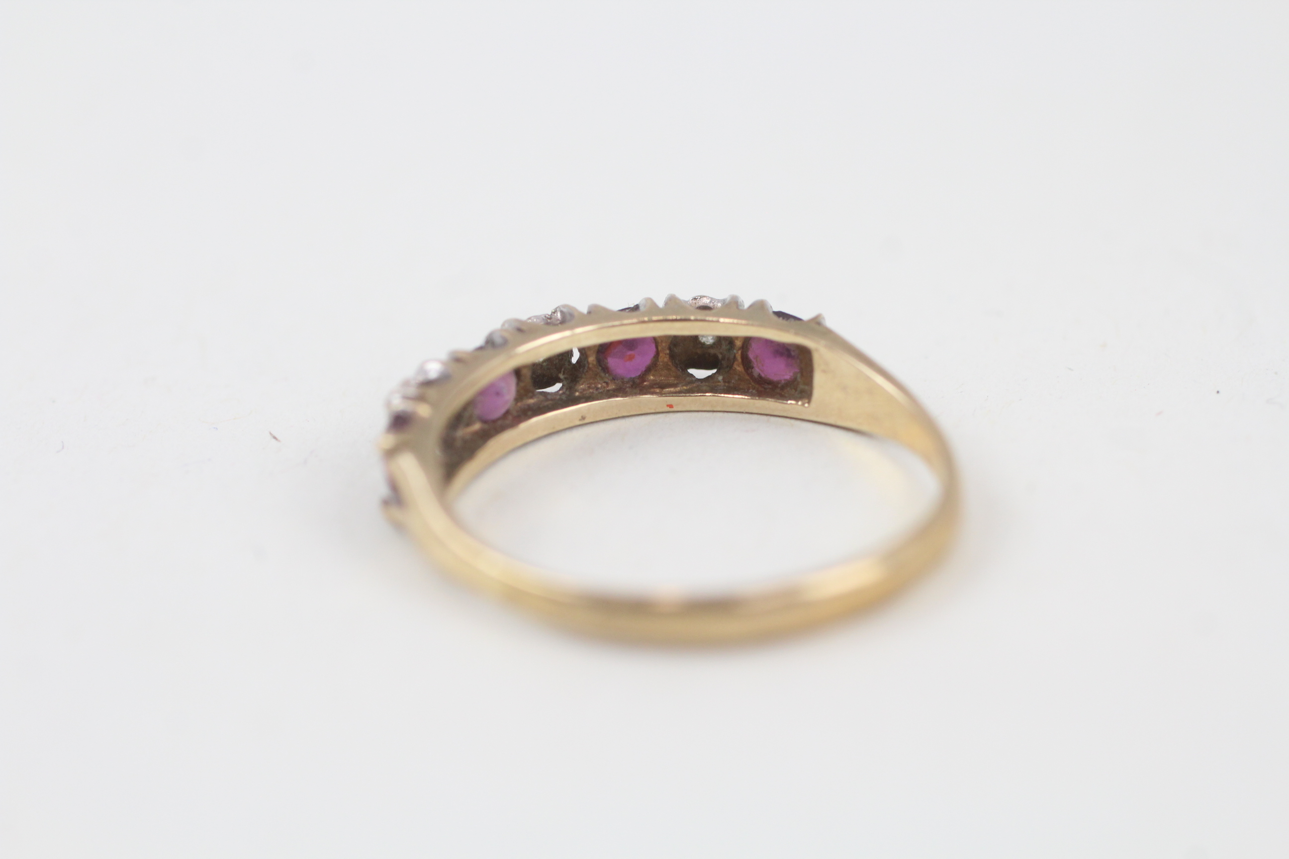 9ct gold diamond & ruby seven stone ring Size P 1/2 - 2 g - Image 5 of 6