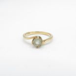 9ct gold aquamarine solitaire ring, claw set Size N - 2.2 g