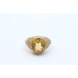 9ct gold oval citrine single stone ring with scrolling shoulders Size O - 5.5 g