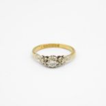 18ct gold round brilliant diamond single stone ring with heart motif scrolling shoulders Size M -