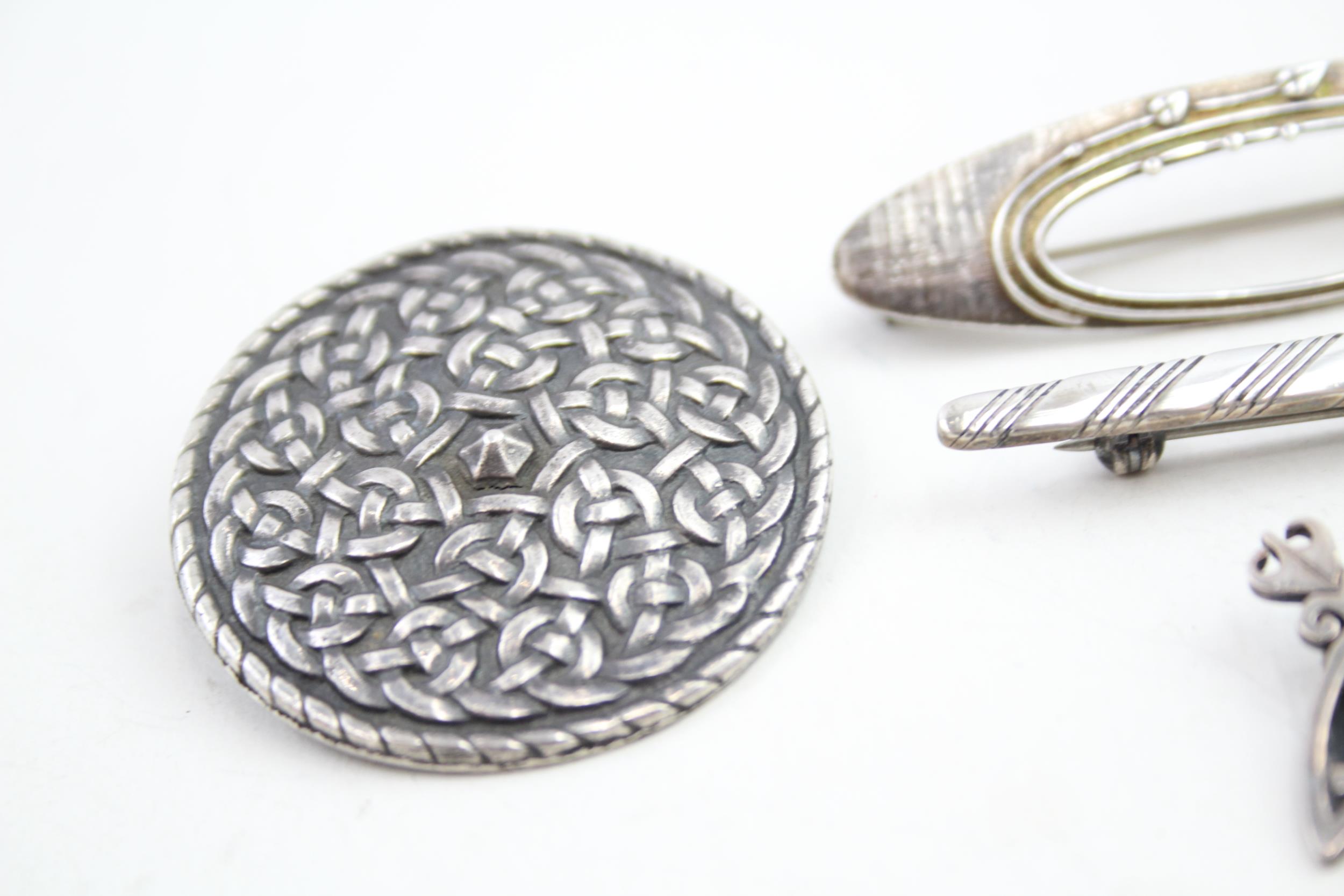 Four Scottish silver brooches including Ola Gorie (33g) - Image 2 of 6