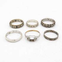 Selection of vintage gold and silver rings 12.5g