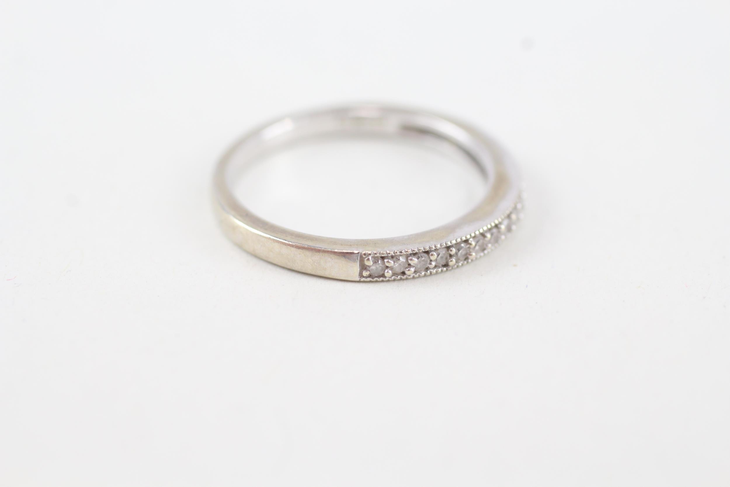 9ct gold diamond half eternity ring, claw set with a milgrain edge (2g) Size Q - Image 2 of 4