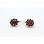 9ct gold garnet cluster leaver back earrings - 2.9 g