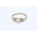 9ct gold cultured pearl & diamond dress ring Size R 1/2 - 1.9 g